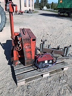 Truck - BT - El. Med batteriladdare. Nya batterier behövs